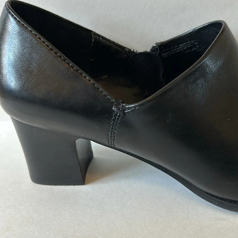 NWOB Franco Sarto black leather chunky heels, size 8 1/2 - Picture 5 of 8